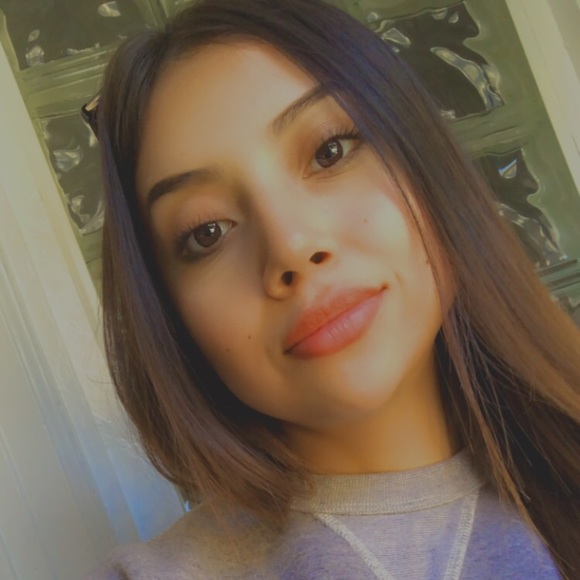 Meet your Posher, Mercedes - Picture 1 of 1